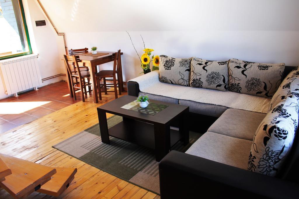 Apartmani I Restoran Sljeme Žabljak Rom bilde
